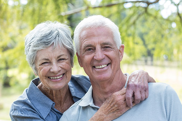 Couple souriant